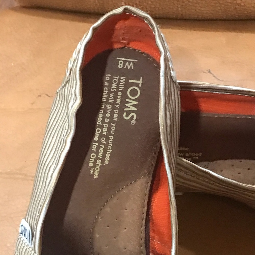 TOMS - Picture 6 of 6